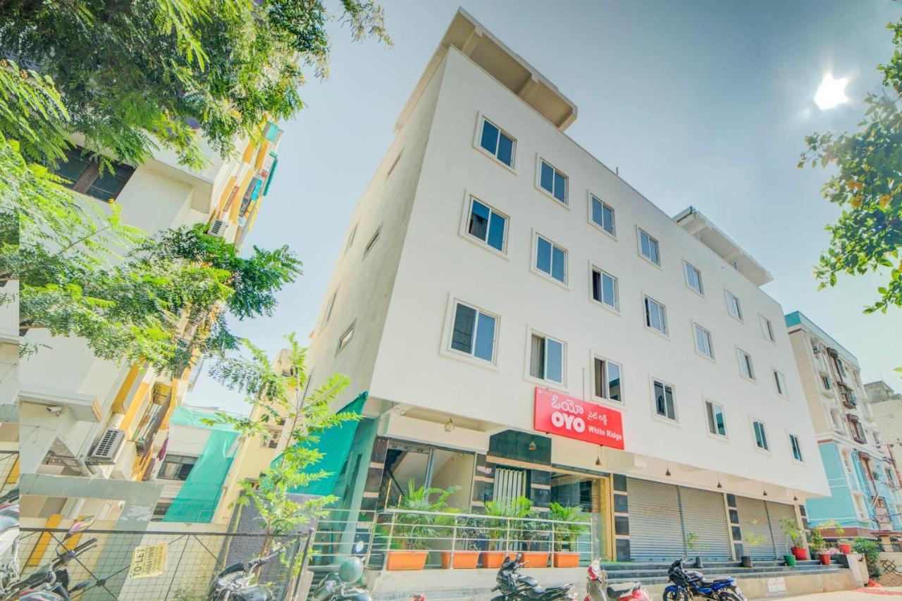 Super Hotel O White Ridge Sururnagar Экстерьер фото