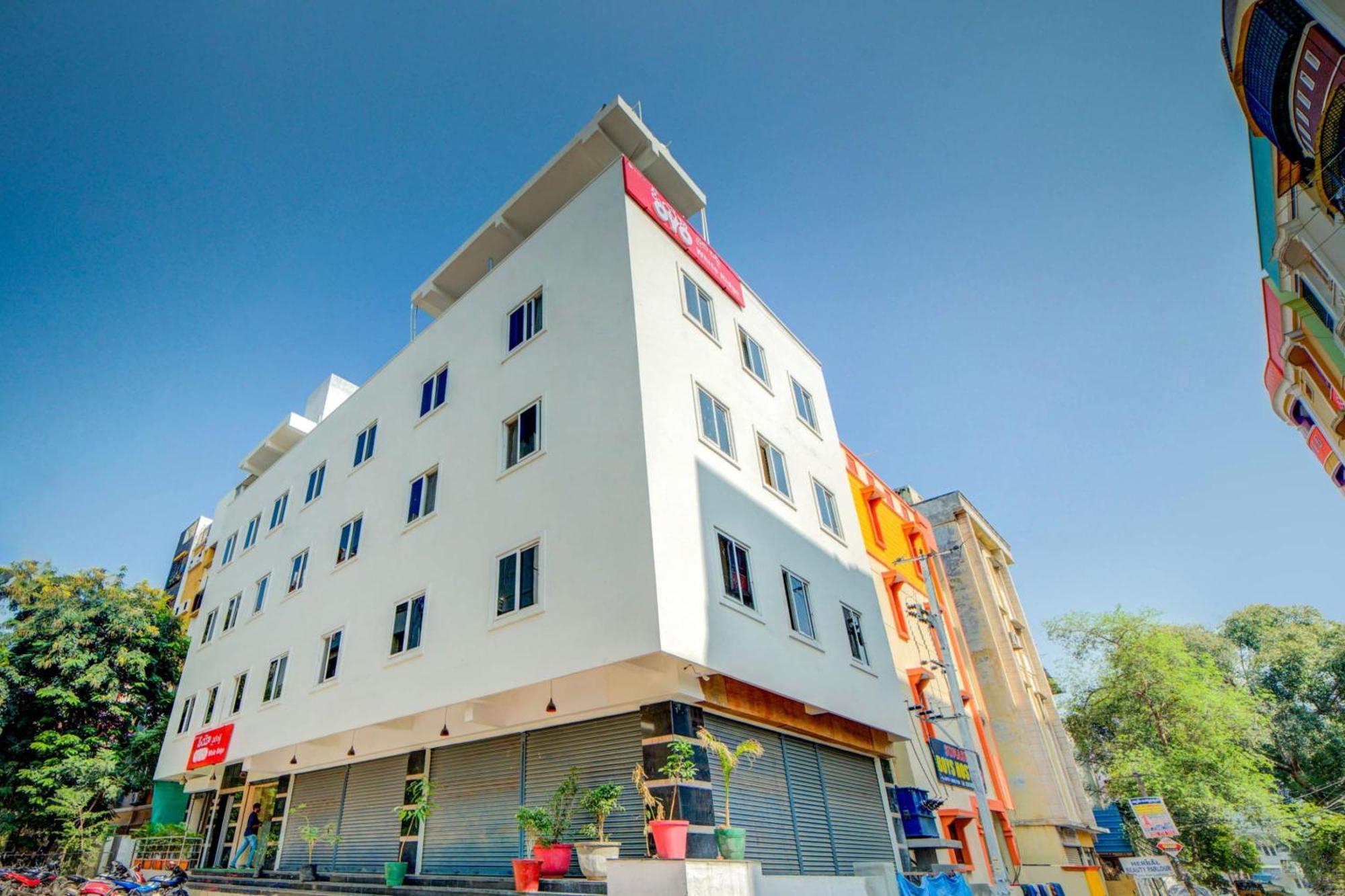 Super Hotel O White Ridge Sururnagar Экстерьер фото